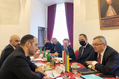 Между Киевом и Варшавой обустроят высокоскоростное железнодорожное сообщение 