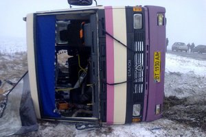В Херсонской области перевернулся автобус, есть жертвы