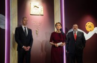 Ложкин открыл в АП фотовыставку исторических памятников из Крыма