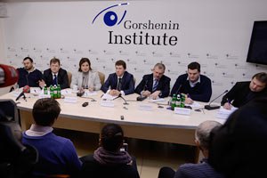 Эксперты обсудили, чего стоит ожидать от ухода Азарова