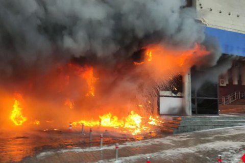У Києві горіло кафе у прибудові до готелю