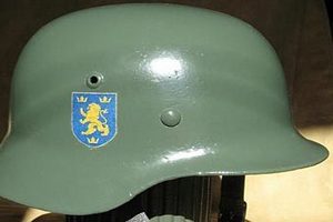 Во Львове школьники раскрасили пасхальные яйца в цвета СС
