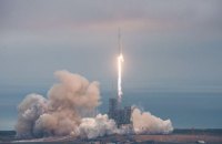 Со стартовой площадки "аполлонов" на мысе Канаверал впервые запустили частную ракету