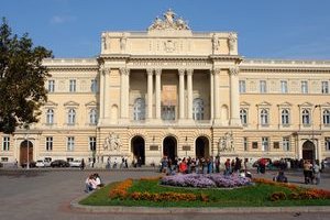 Во Львове студенты презентовали "словарь Азарова"