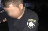 Псевдополіцейський і двоє військових вимагали хабарі у водіїв на трасі під Миколаєвом