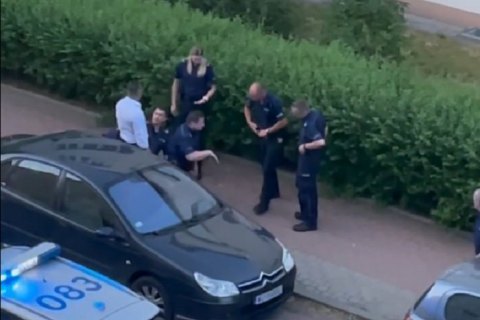 У Польщі восьмеро патрульних ловили українця під наркотиками