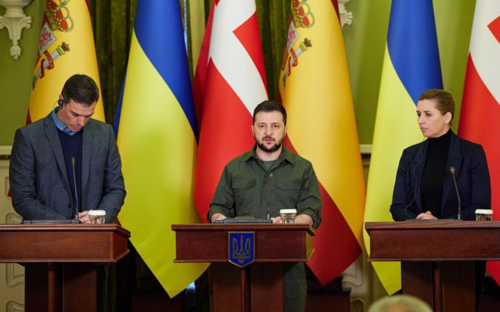 ​Зеленський на брифінгу з прем'єрами Іспанії та Данії: працюємо над посиленням санкційного тиску