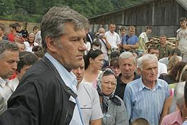 Ющенко должен односельчанам по 5 гривен