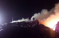 Біля Рівного горіло звалище