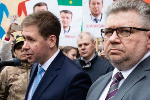 Адвокати: за зверненням Коломойського порушено ще чотири справи проти Порошенка