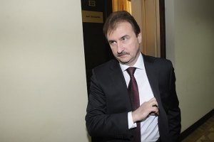 Попов исключил свой выход из Партии регионов
