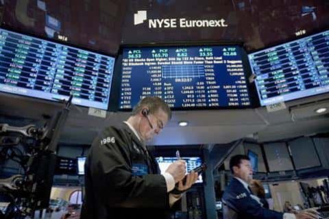 Индекс Stoxx Europe 600 рухнул более чем на 12% за неделю впервые с октября 2008