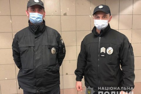 На станции киевского метро "Лесная" женщина родила ребенка