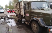 В Запорожье сорвавшийся манипулятор мусоровоза убил мужчину и повредил три авто