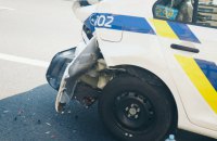В Киеве нигериец без прав на джипе влетел в полицейскую машину