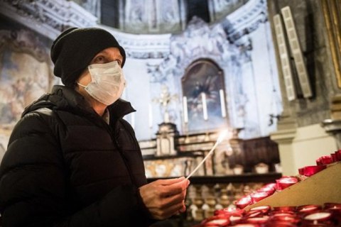 На Днепропетровщине 15 священников заболели коронавирусом