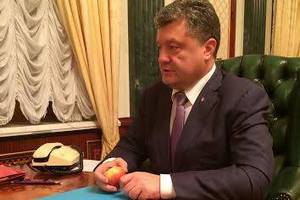 Порошенко анонсировал импорт современного оружия в Украину