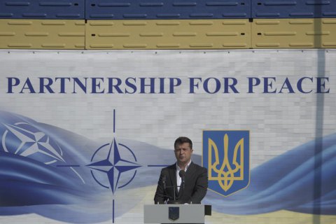 Україна дотримуватиметься курсу на членство в НАТО, – президент