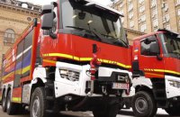 Київ передав Харкову два пожежних авто від іноземних партнерів