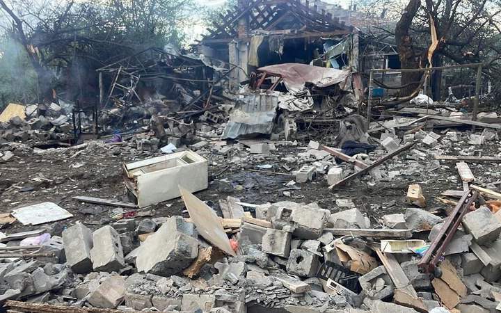 За добу росіяни 19 разів обстріляли Донеччину, пошкоджено будинки та авто