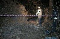 В лесу возле станции метро "Красный хутор" в Киеве убили женщину