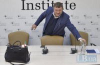 Александр Корниенко: "Конфетно-букетный период с избирателем закончился. Теперь это этап сожительства"