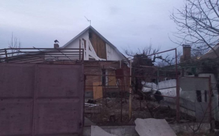 Російські окупаційні війська вдарили по Нікополю, є потерпілі