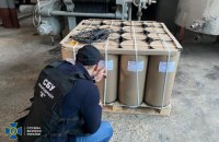 В Днепропетровской области СБУ заблокировала "мини-завод" по производству подпольного алкоголя и изъяла 16 тонн "товара"