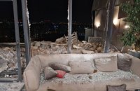 В Києві, ймовірно, уламки ворожої цілі влучили в житловий будинок, – КМВА (оновлено)