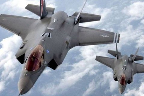 Британский истребитель F-35 упал в Средиземное море 