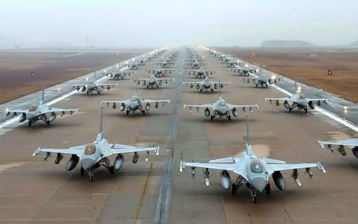 За потреби США почнуть навчання українських пілотів на F-16, - Пентагон