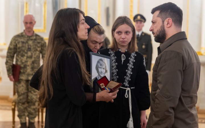 Президент передав орден "За мужність" родині загиблого Макса Левіна
