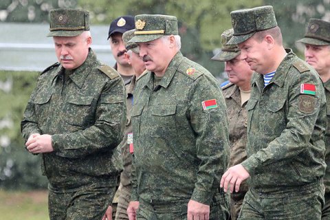 Лукашенко хоче залишитися посередником для України, а також отримати більше зброї від Росії