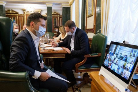 Зеленский поддержал введение "паспортов вакцинации"