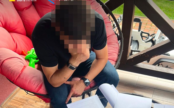НАБУ заявило про викриття співробітника СБУ на вимаганні хабаря з бізнесмена за закриття кримінальної справи