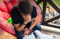 НАБУ заявило про викриття співробітника СБУ на вимаганні хабаря з бізнесмена за закриття кримінальної справи