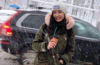 Киевские водолазы приостановили поиски в Днепре тела прыгнувшей с моста студентки 