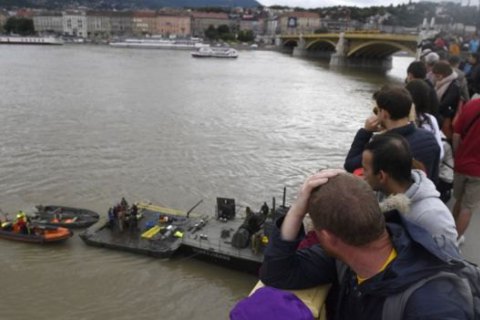 Водолази виявили тіла ще 4 туристів, які загинули під час катастрофи катера в Будапешті