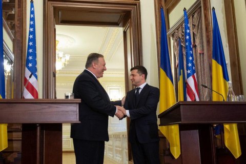 Зеленский обсудил с Помпео возможность визита в Вашингтон 