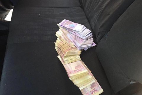 В Черкасской области глава медкомиссии вымогал у участника АТО 75 тыс. гривен