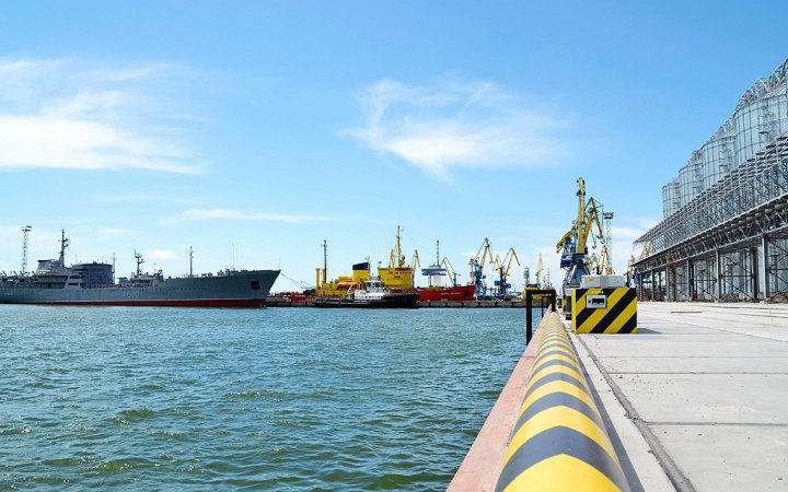 Двоє людей загинуло через вибух міни на пляжі в Маріуполі