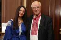 Райнин и его замы пришли на работу в вышиванках