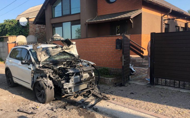 Росіяни влучили у транспортне підприємство на Дніпропетровщині