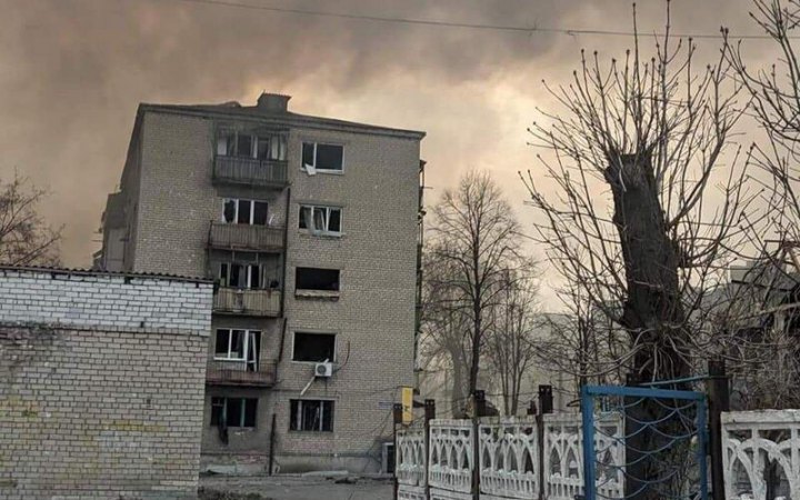 Окупанти знову влучили  у цистерну з азотною кислотою біля Рубіжного, пари від вибуху розповсюдилися у бік їхніх позицій 