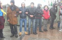 На Майдане произошла драка из-за фальшивых шевронов