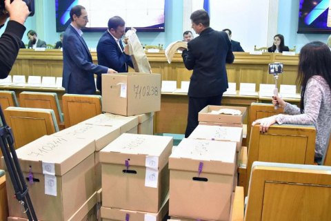 ​ЦИК начала пересчет голосов на округе, где результаты выборов еще не установлены
