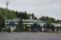 На пункті пропуску «Медика-Шегині» через ремонт дороги сповільнять пропуск авто