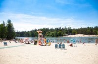 На київських пляжах можна засмагати, але купатися не рекомендується, - Кличко
