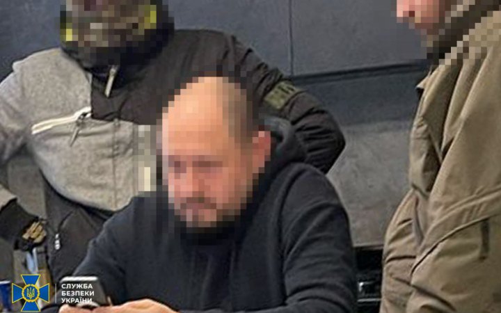 СБУ заявила про затримання на хабарі одного з керівників податкової служби Сумської області