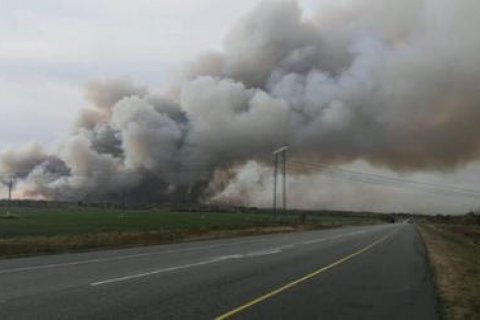 В России вспыхнули склады с боеприпасами, начались взрывы